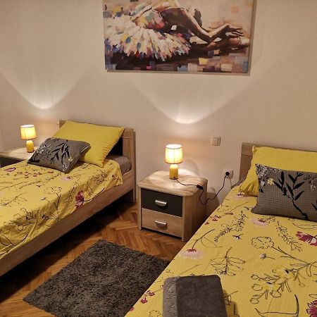 Eugenia Apartment Pula Ngoại thất bức ảnh