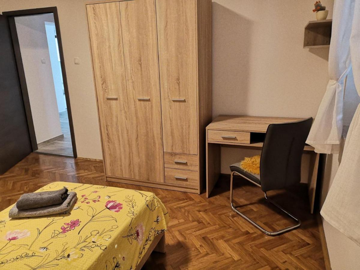 Eugenia Apartment Pula Ngoại thất bức ảnh