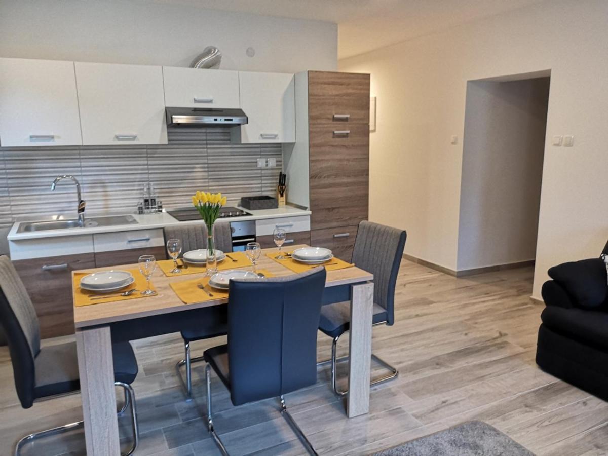 Eugenia Apartment Pula Ngoại thất bức ảnh