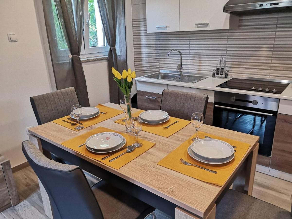 Eugenia Apartment Pula Ngoại thất bức ảnh