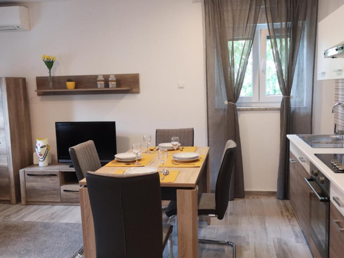 Eugenia Apartment Pula Ngoại thất bức ảnh