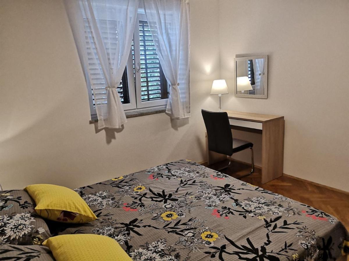 Eugenia Apartment Pula Ngoại thất bức ảnh